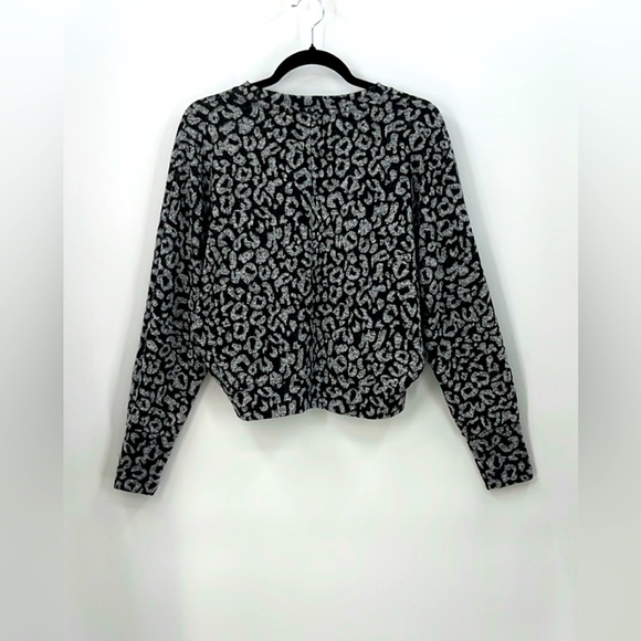 (#157)DYNAMITE Cheetah Print Pullover - Picture 4 of 4